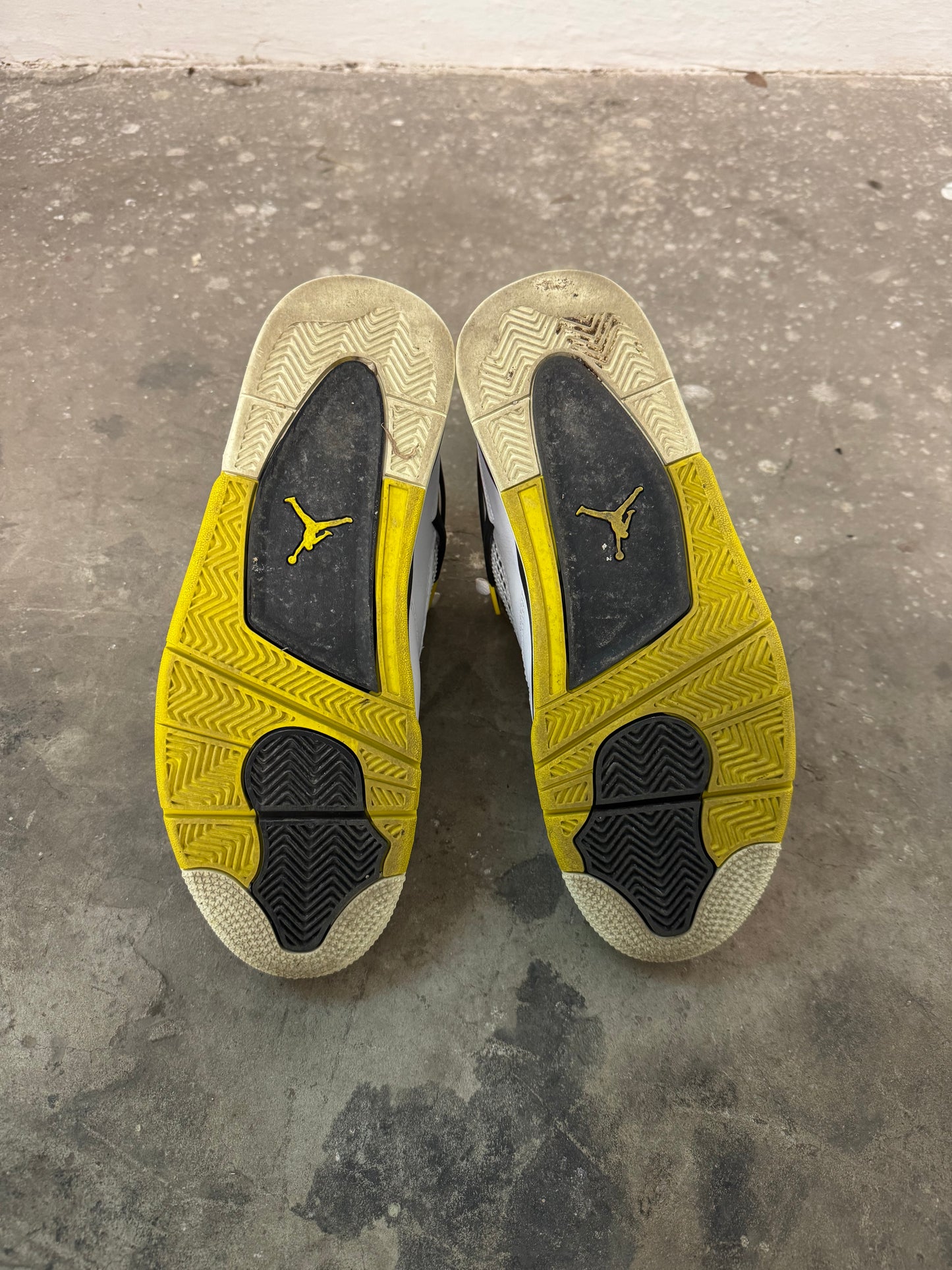 Jordan 4 Vivid Sulfur (44,5)