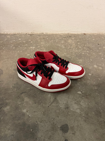 Jordan 1 Low Bulls (43)