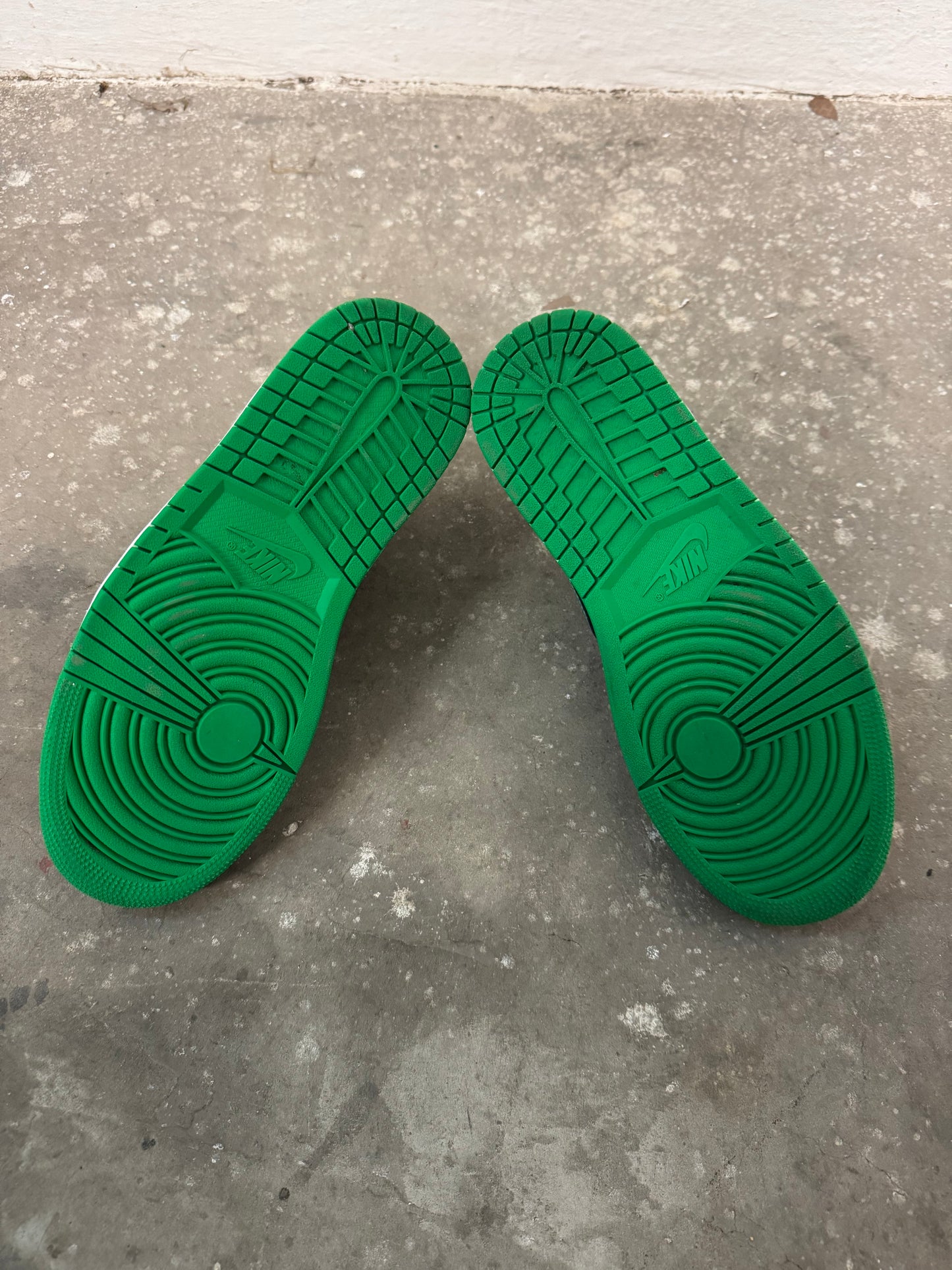 Jordan 1 Low Lucky Green (42)