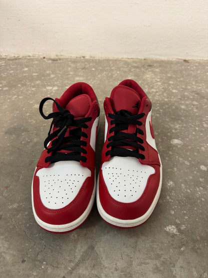 Jordan 1 Low Bulls (43)