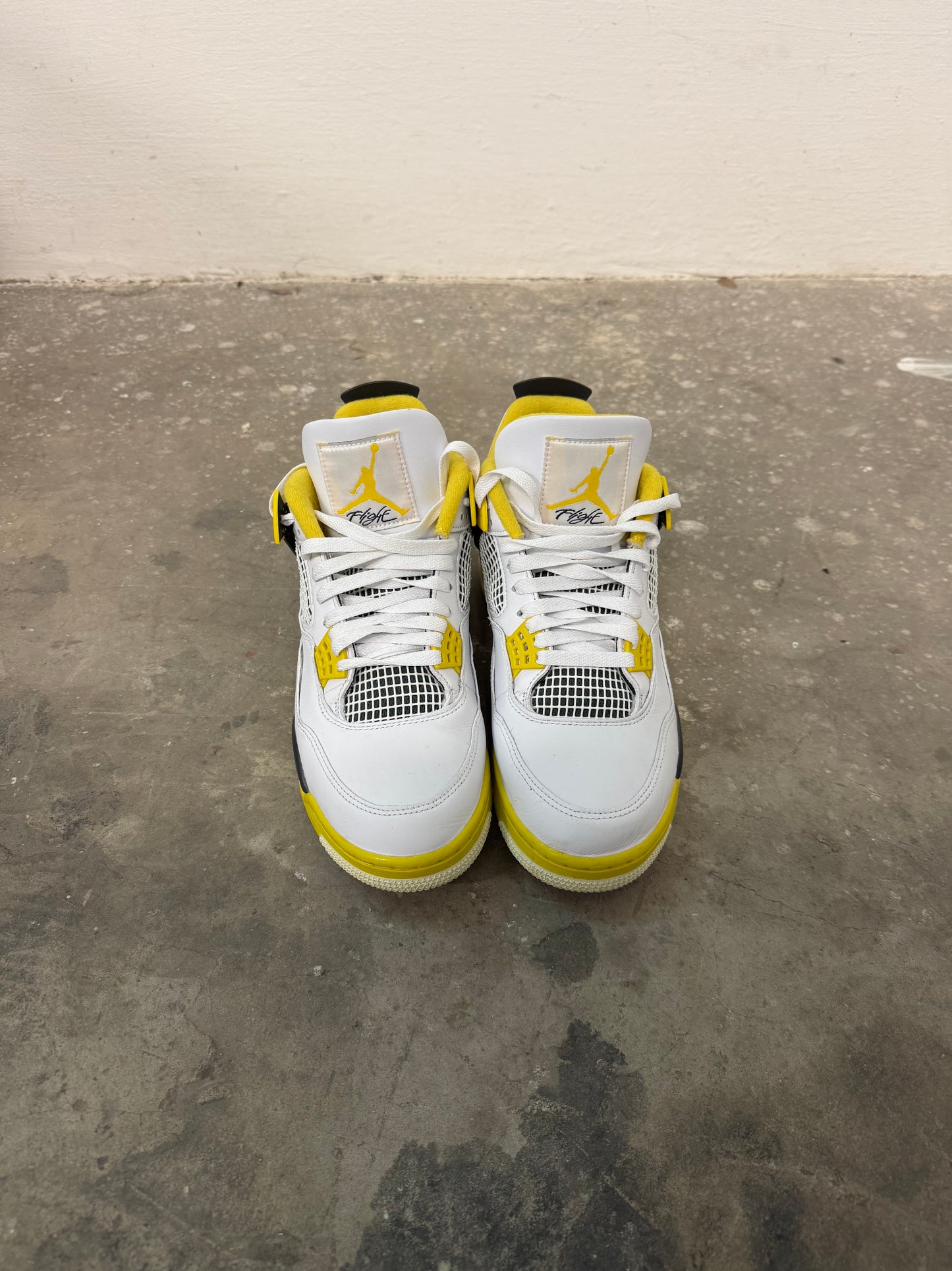 Jordan 4 Vivid Sulfur (44,5)