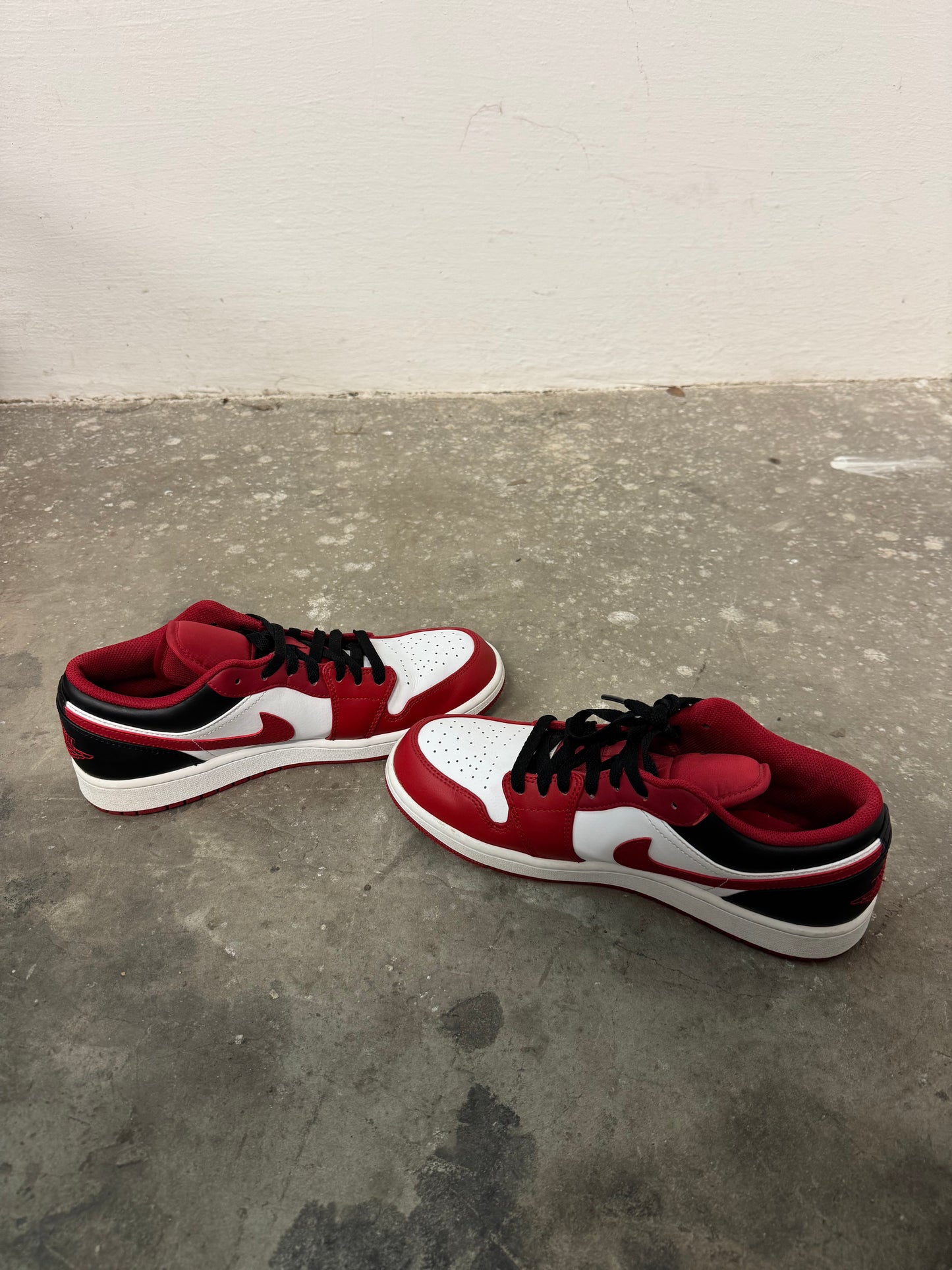 Jordan 1 Low Bulls (43)