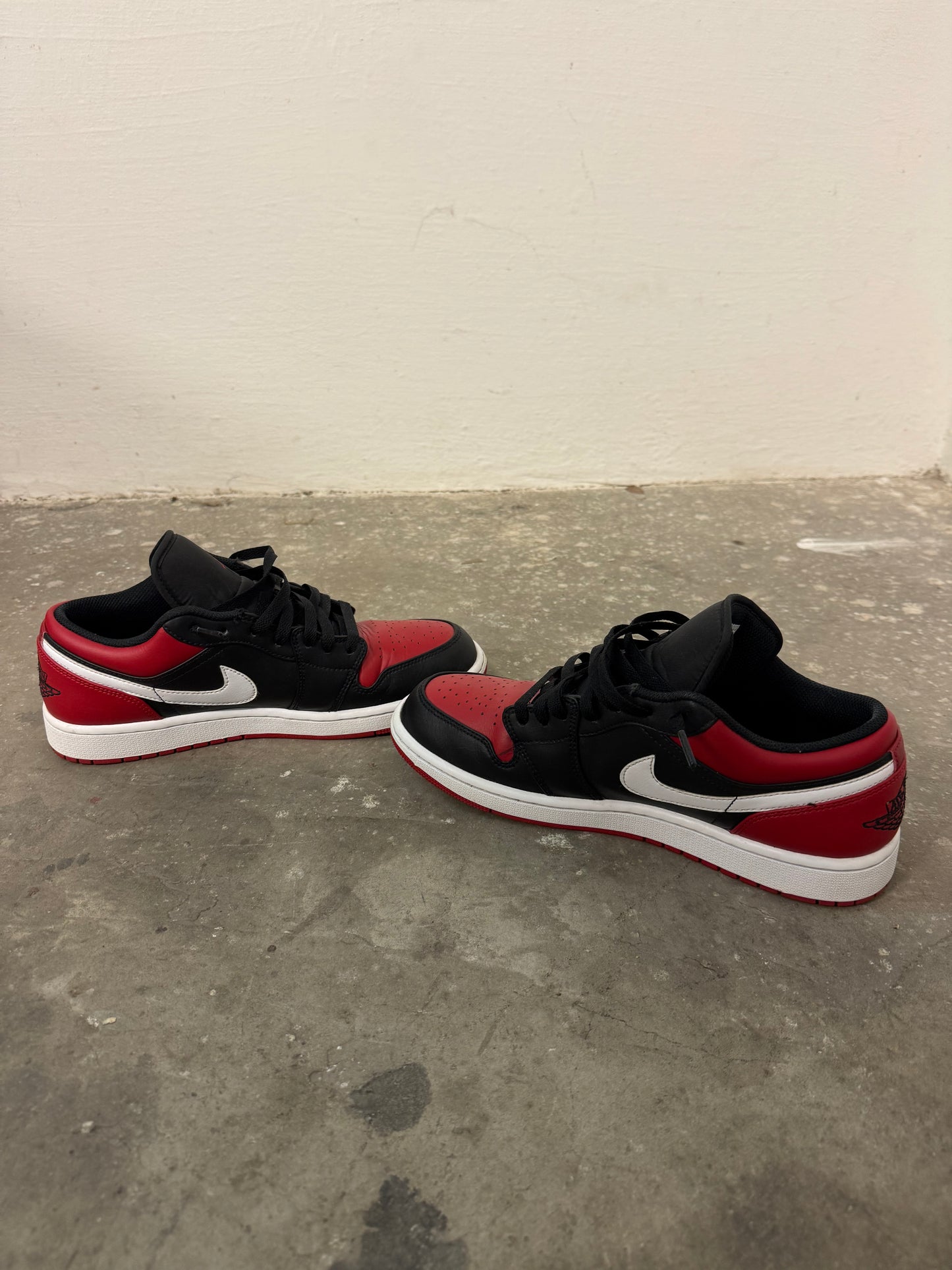 Jordan 1 Low Alternate Bred Toe (43)